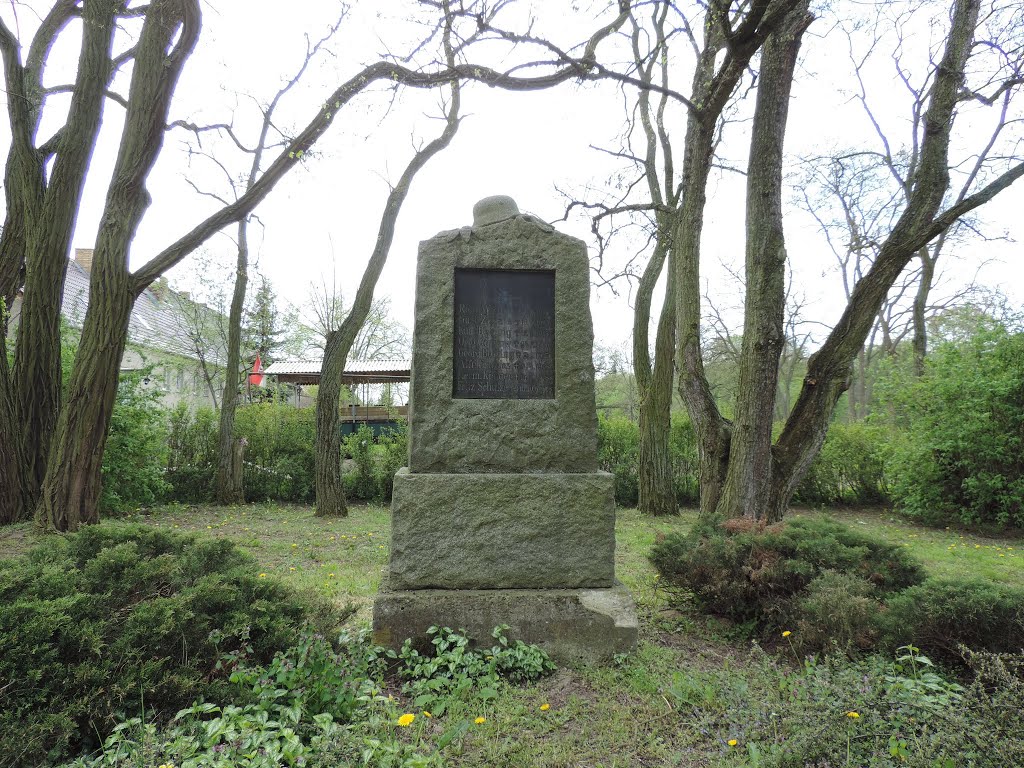 Denkmal Weltkriege in Rotberg by Löwe 48