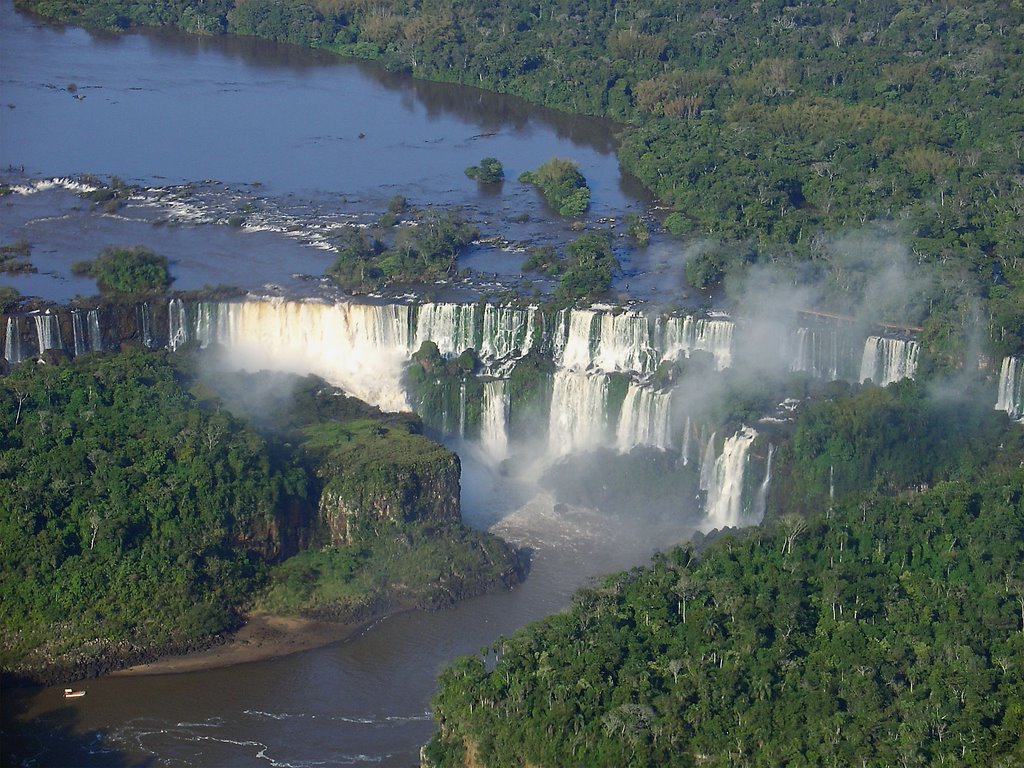 Iguacu Falls (Iguassu Falls), Brasil by Huw Thomas