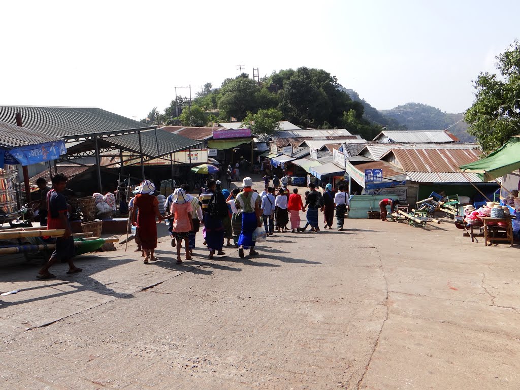 Thaton District, Myanmar (Burma) by Ngọc Viên Nguyễn