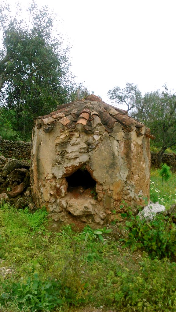 Bread oven by David Hunter