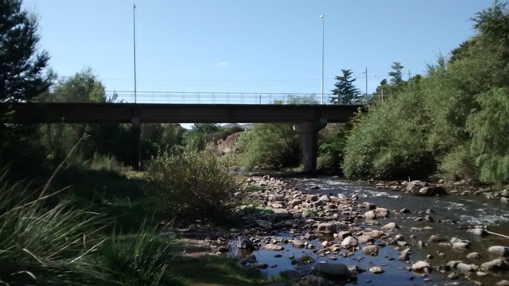 Puente, desde el arroyo by MartindesdeKorn