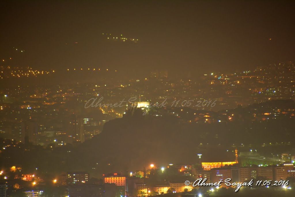 Şentepe Esentepe'den (Dededoruk Tepe) (Ergenekon Mahallesi) Gece Ankara manzarası. by ahmet soyak