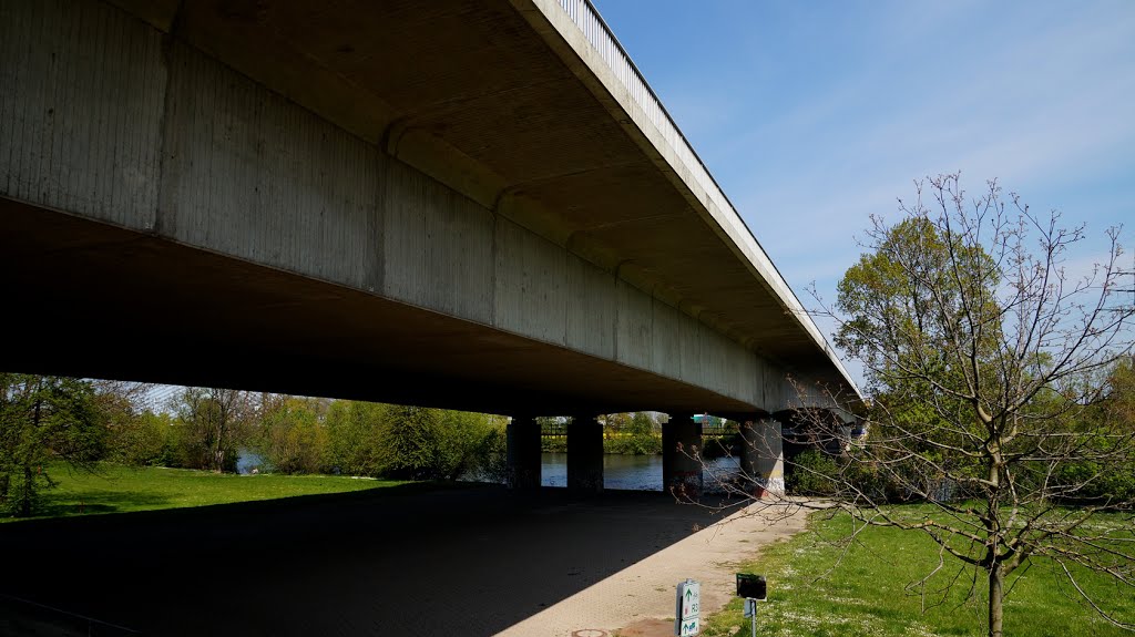 Sindlinger Mainbrücke by Gueros