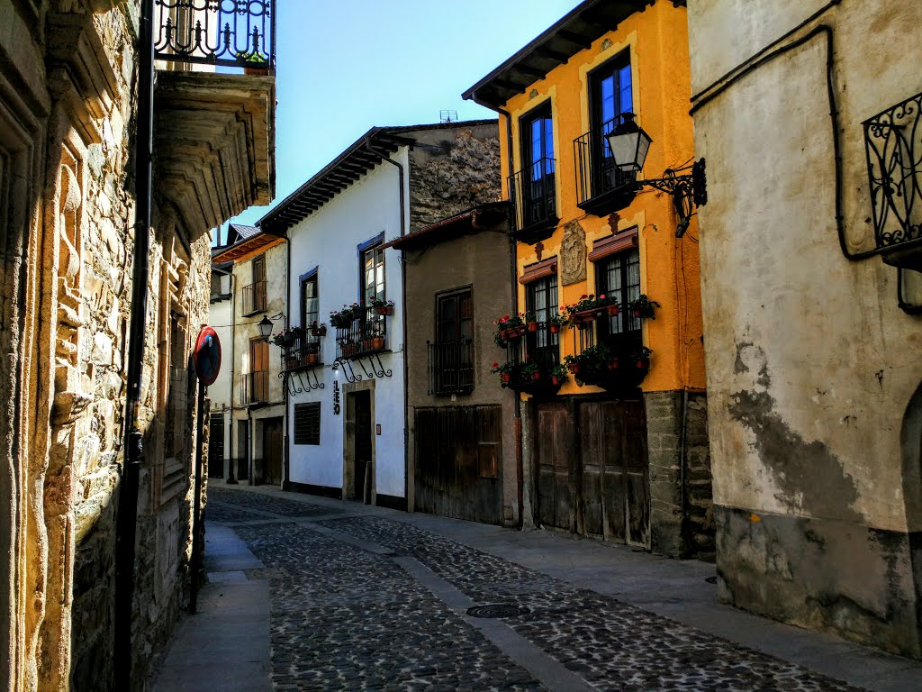 Villafranca del Bierzo, León, Spain by Benno Eigenmann