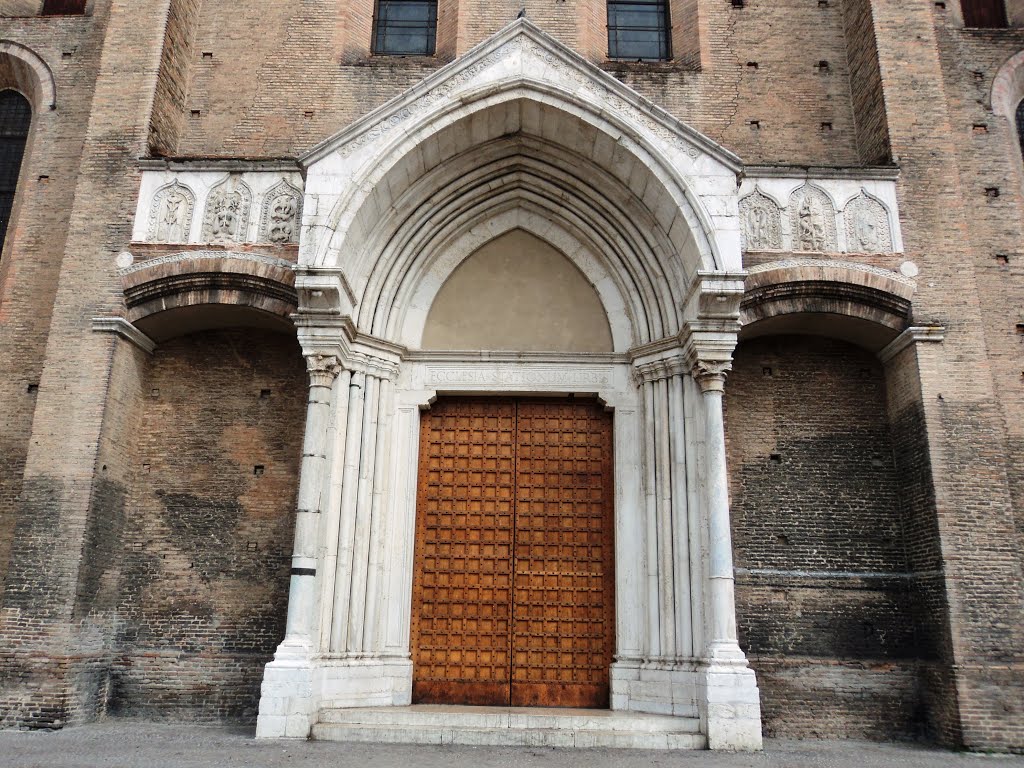 Portale della Basilica di San Francesco by Geo S