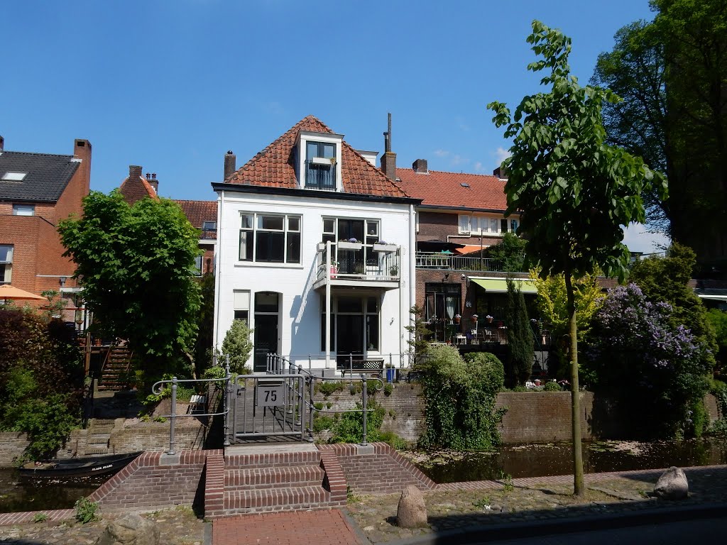 Lieve Vrouwekerkhof, 3811 Amersfoort, Netherlands by Danny Danckaert