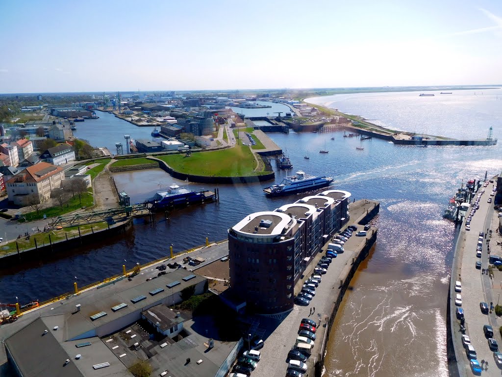 Geestemündung und Fischereihafen Schleuse, Bremerhaven by Martin Müller