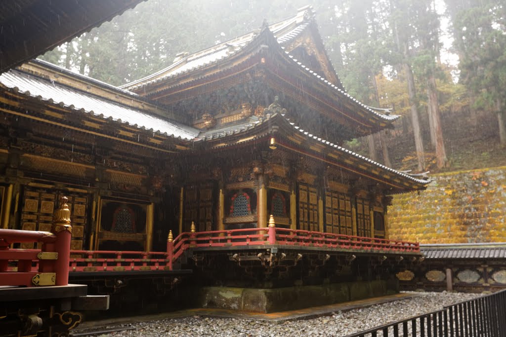 Nikkō Taiyū-in Reibyō, Honden by Corine  Michel Giron