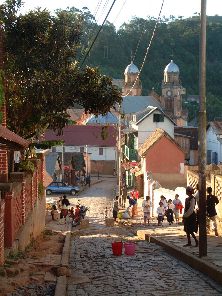 Fianarantsoa - la vielle ville by Christian Baume