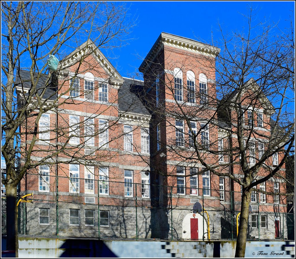 Strathcona Elementary School, founded 1891, 1915 building, Strathcona - Nov 2013 by ThosGee