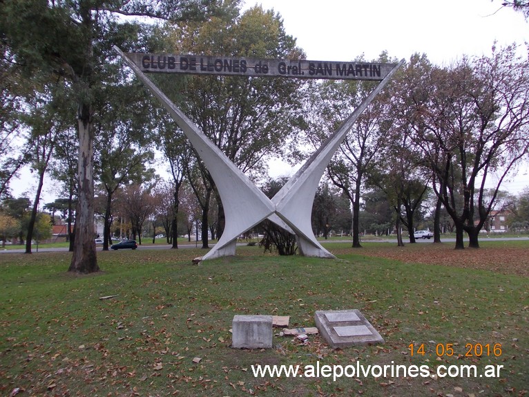 Loma Hermosa - Monumento alas del condor (www.alepolvorines.com.ar) by alepolvorines