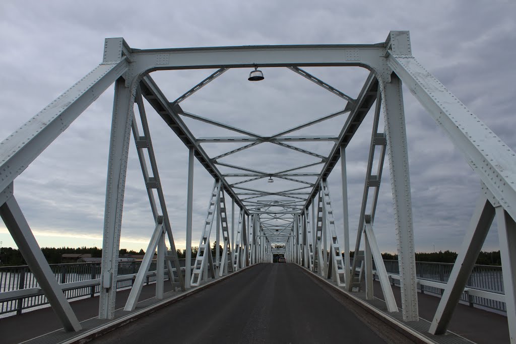 Gamla bron, Tornio Finland by Bert Wilnerzon Thörn