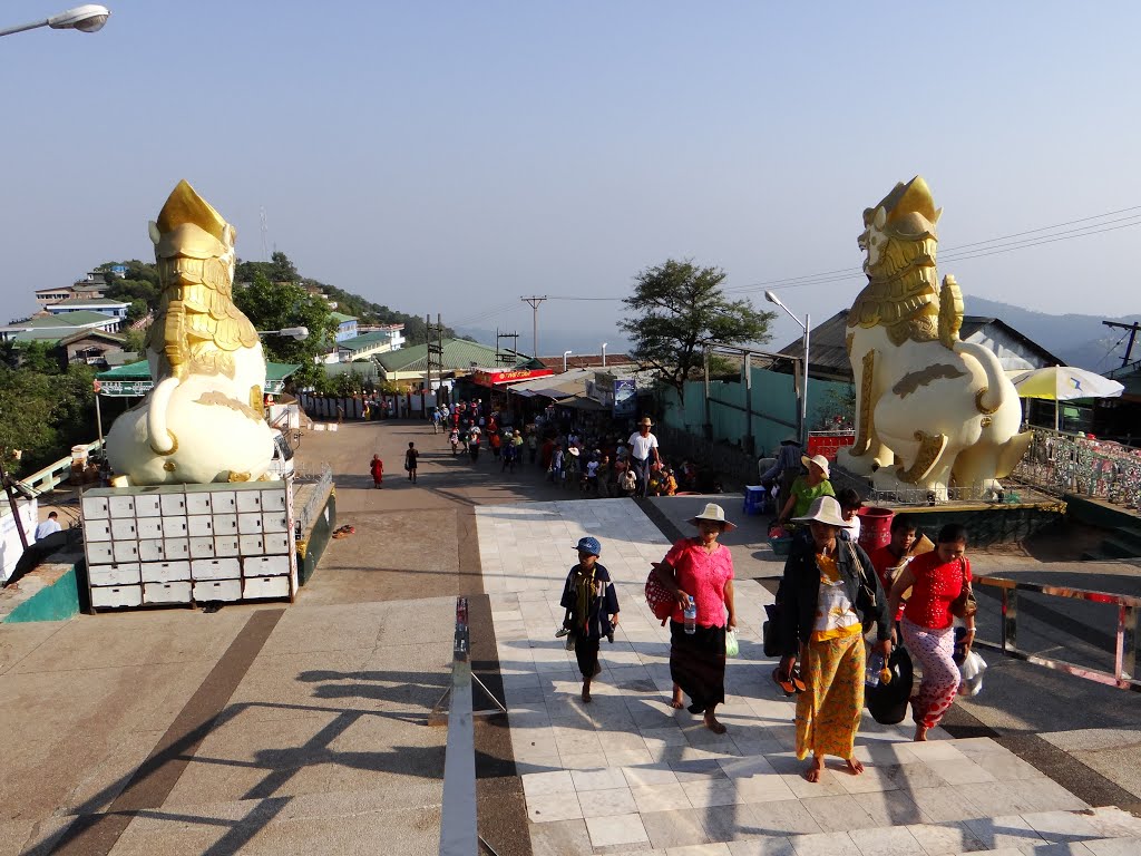 Thaton District, Myanmar (Burma) by Ngọc Viên Nguyễn