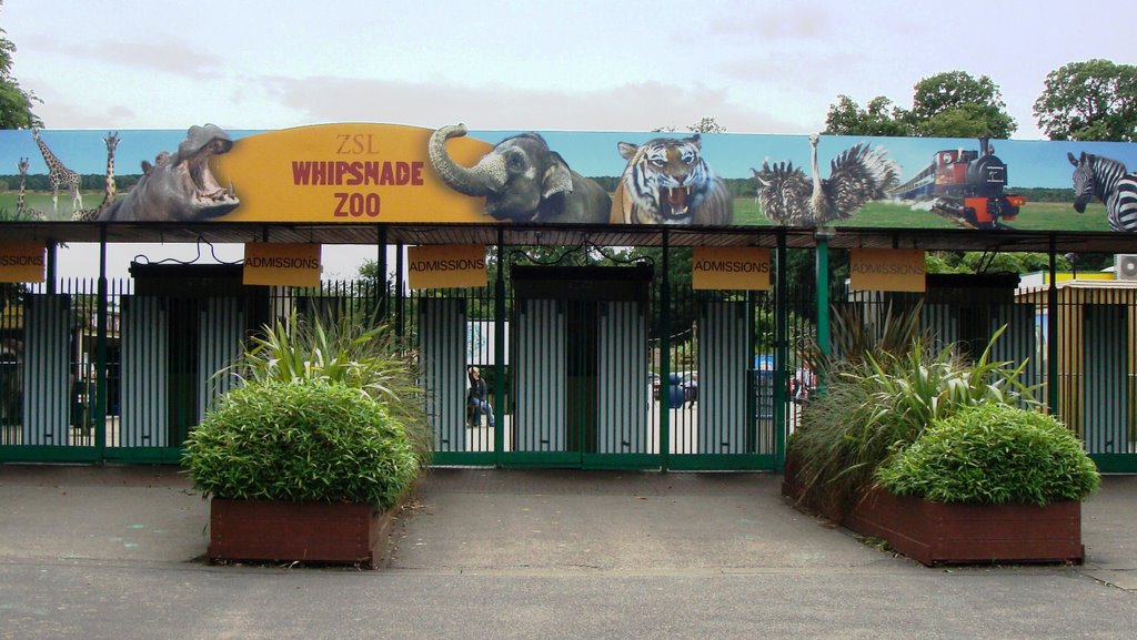 Whipsnade Zoo by G Lokey