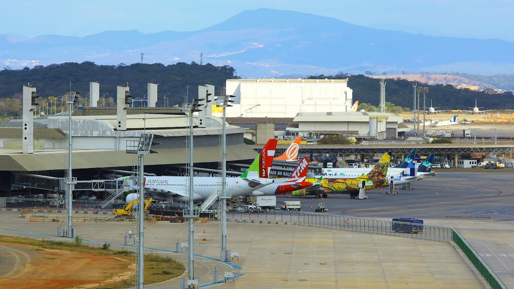 Aeroporto Tancredo Neves, Confins/MG. Data: 10/08/2015 by Christyam de Lima