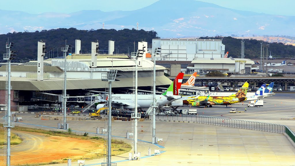 Aeroporto Tancredo Neves, Confins/MG. Data: 10/08/2015 by Christyam de Lima