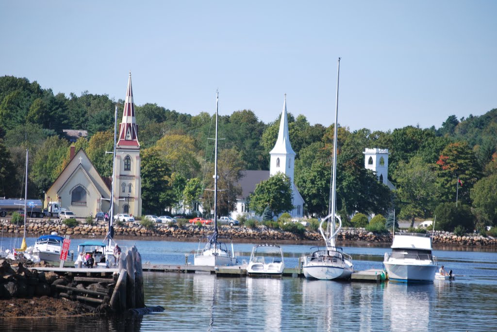 Mahone Bay by larshe