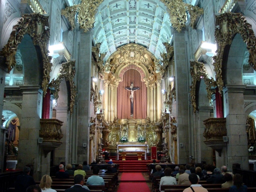 PORTUGAL Iglesia de Santa Cruz, Braga by Talavan