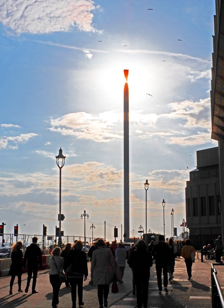 Sol sobre la torre inacabada. Brighton. Reino Unido. by Valentin Enrique Fer…