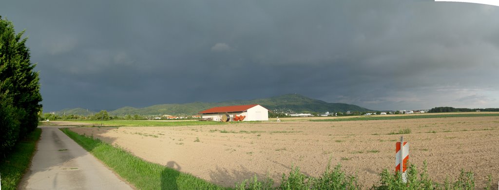 Melibokus Gewitterstimmung Panorama by fernostkraus