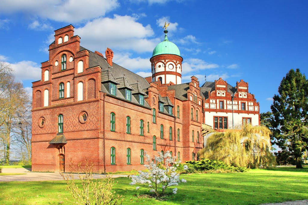 Lübstorf, Schloss Wiligrad by Mecklenburg pro Pano…