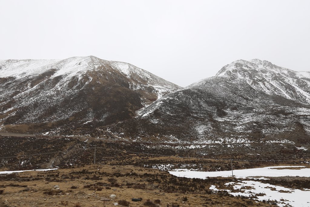 Gongbo'gyamda, Nyingchi, Tibet, China by 黄雪昀