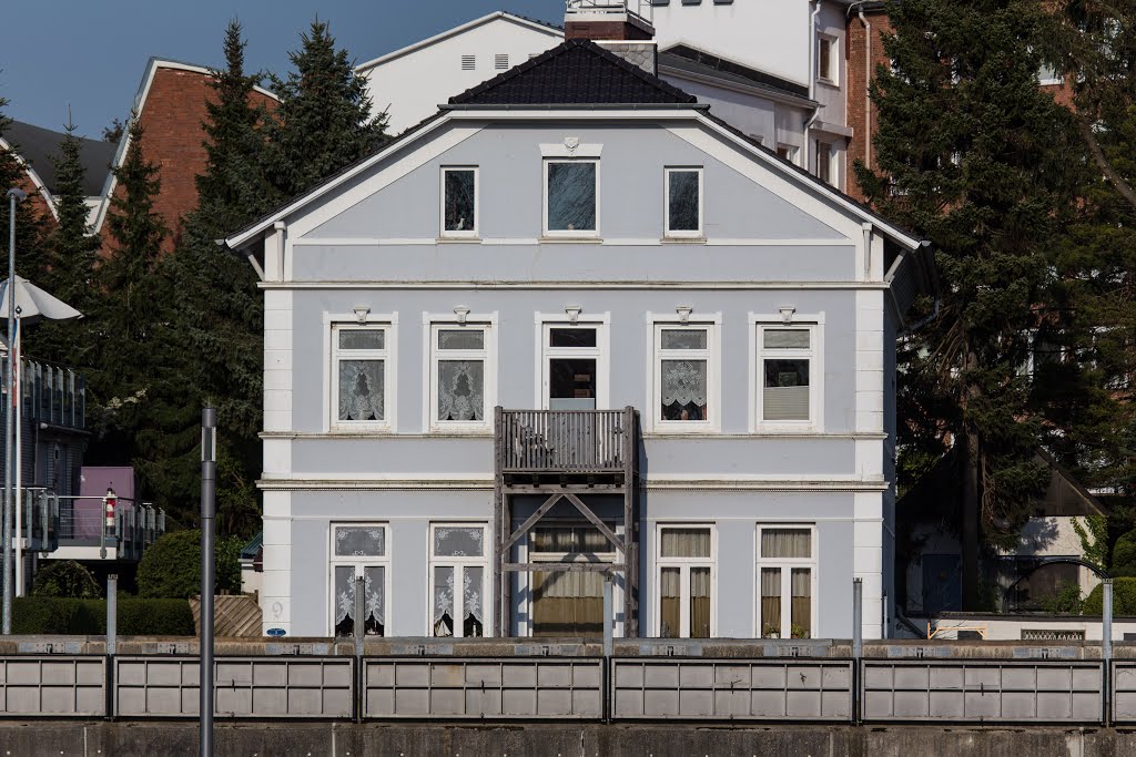 Haus in Wedel am Hafen by Jan Hübner