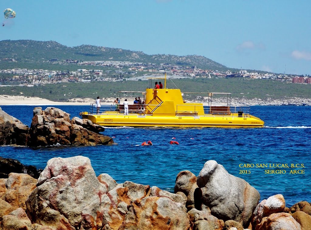 EL SUBMARINO AMARILLO EN CABO SAN LUCAS, B.C.S. 2015 by Sergio Arce