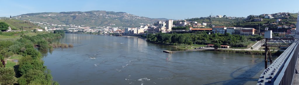 Peso da Régua - Rio Douro. by RF Rumbao