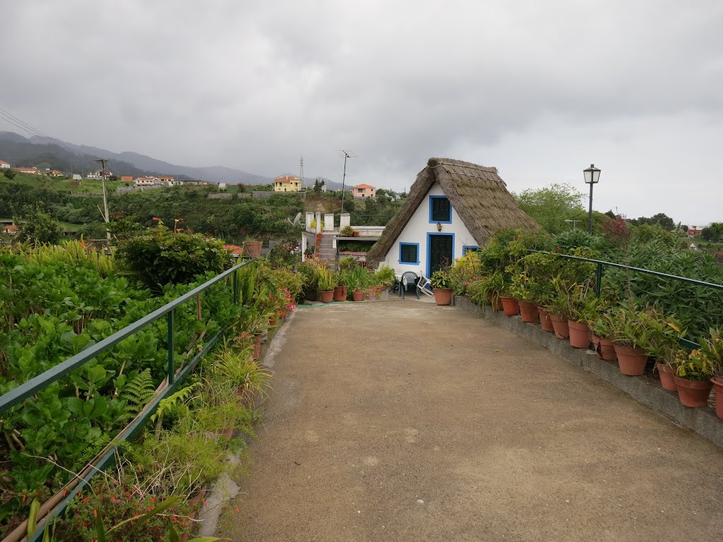 Traditional house by David Perkins