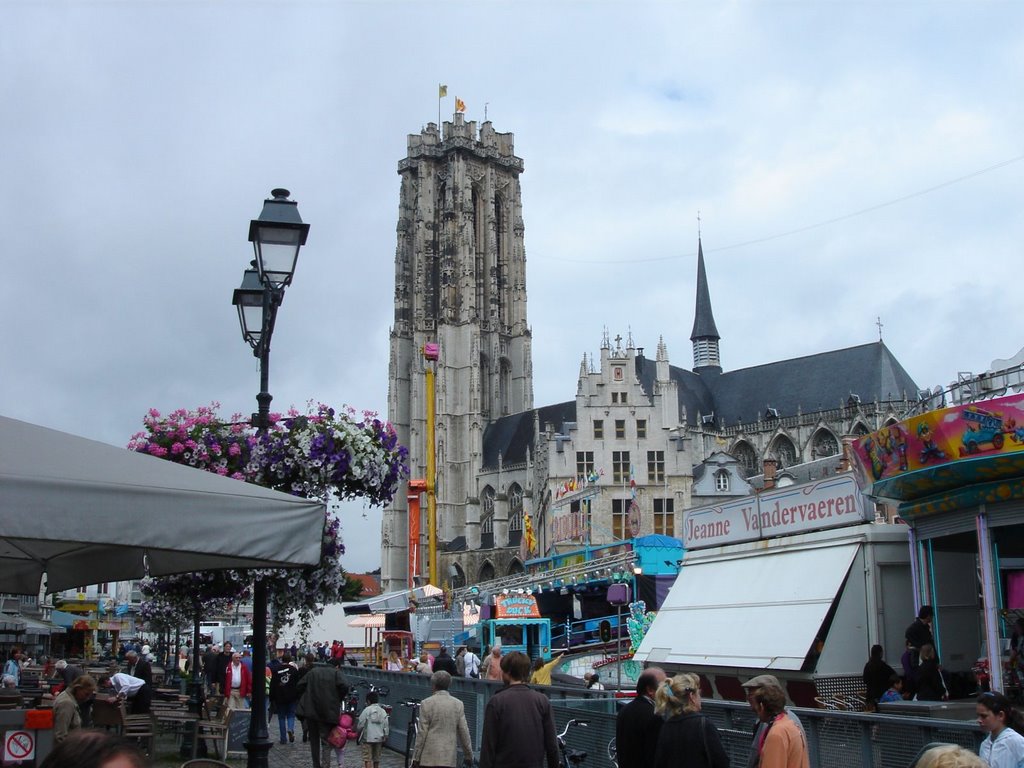 Mechelen - Grote Markt - View NW towards St. Rombouts Kathedraal by txllxt TxllxT