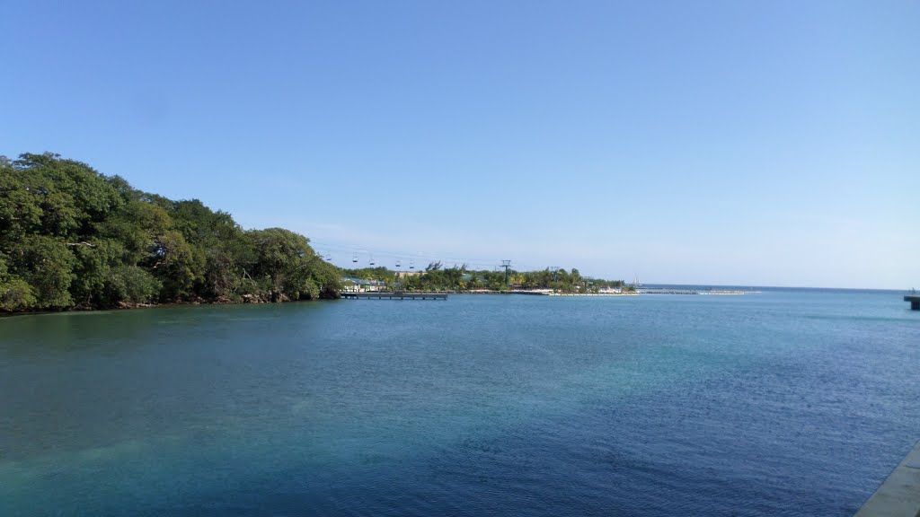 Roatán, Islas de la Bahía, Honduras, 2016 by Predador