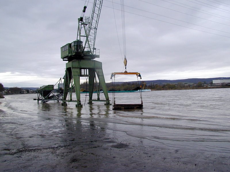 Hochwasser im Hafen by Benzenberg