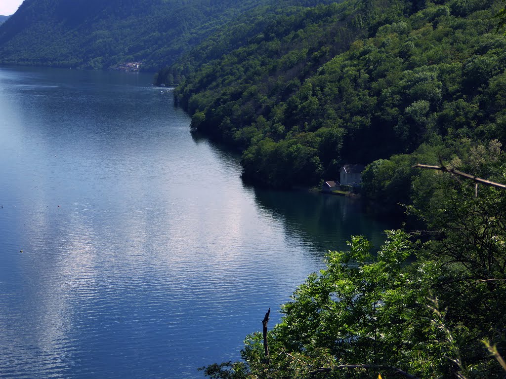 Centrale brolese e villaggio di Ronco, sul Lago d'Orta by Marco Carnelli