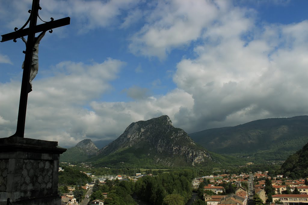 Tarascon-sur-Ariège, vue depuis la tour du Castella by SiteHistoire66