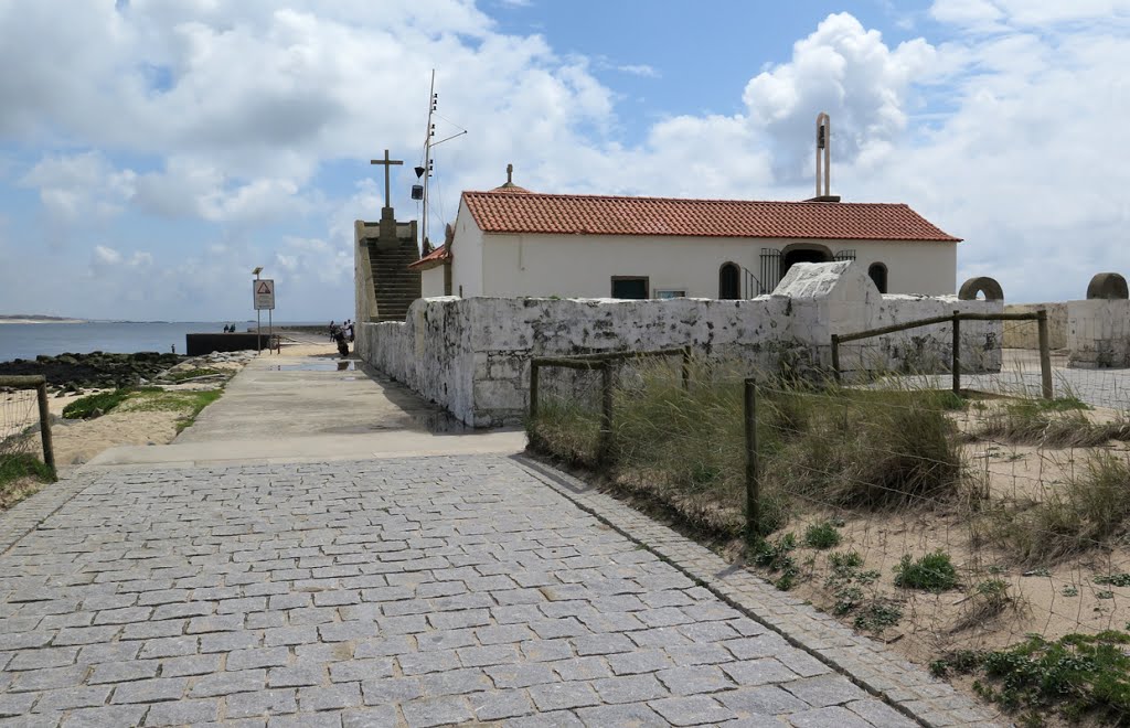 Vila do Conde - Capela de Nossa Senhora da Guia. by RF Rumbao