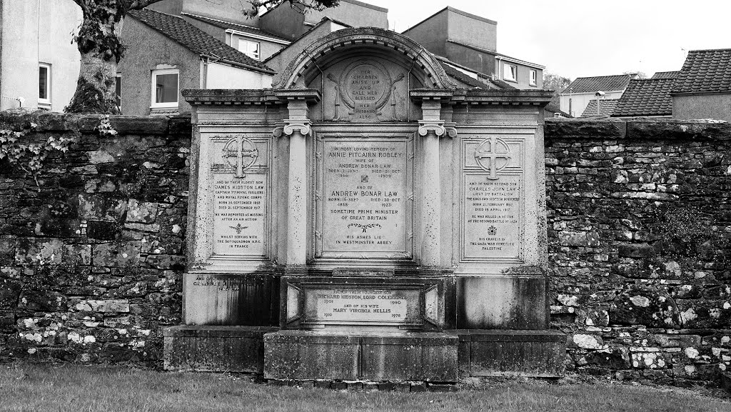 Andrew Bonar Law Memorial, Helensburgh Cemetery by Joe Son of the Rock