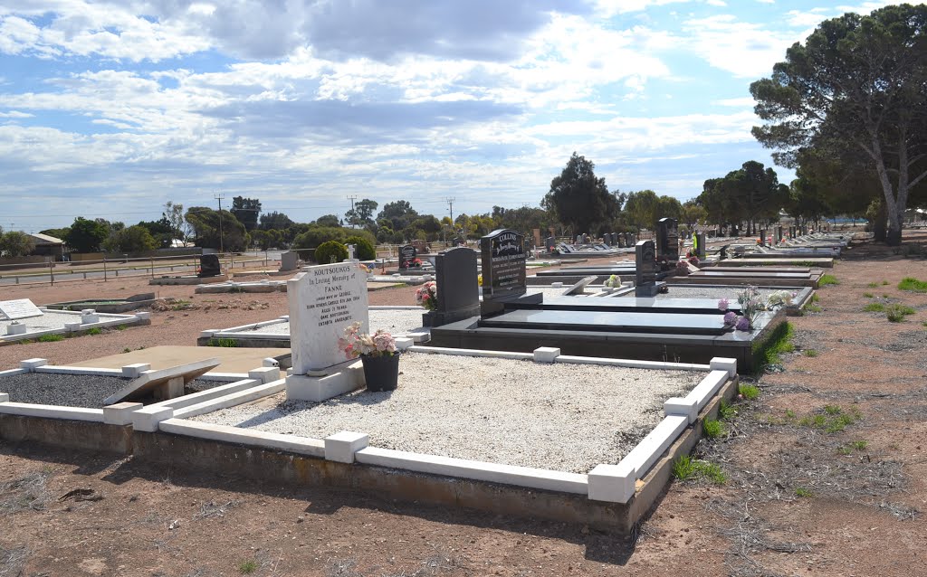 Looking NW towards entrance gates by Phaedrus Fleurieu