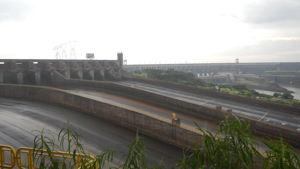 Itaipu by Ivan Boada