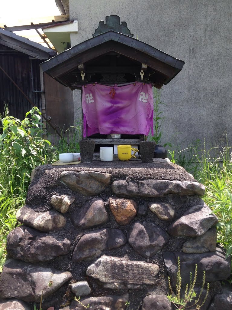 Takanoizumicho, Sakyo Ward, Kyoto, Kyoto Prefecture 606-8111, Japan by Atsushi Mori