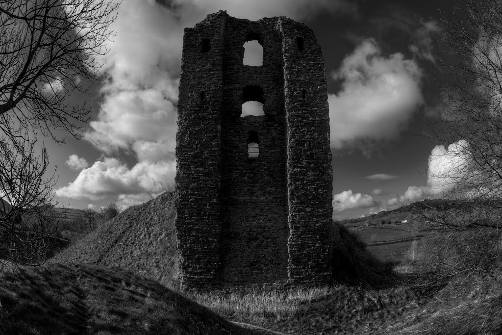 CLUN CASTLE, CLUN, SHROPSHIRE, ENGLAND. by CHRIS NEWMAN