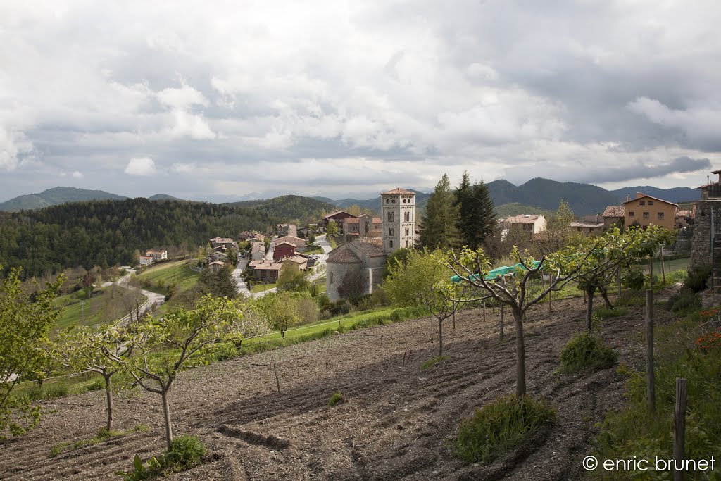 Poble de Molló by enric brunet