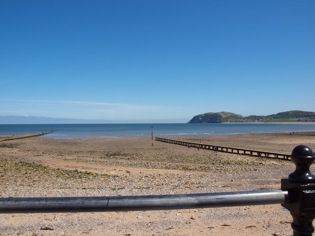 Beach in Llandudno, Wielka Brytania by Agnieszka Gawrońska