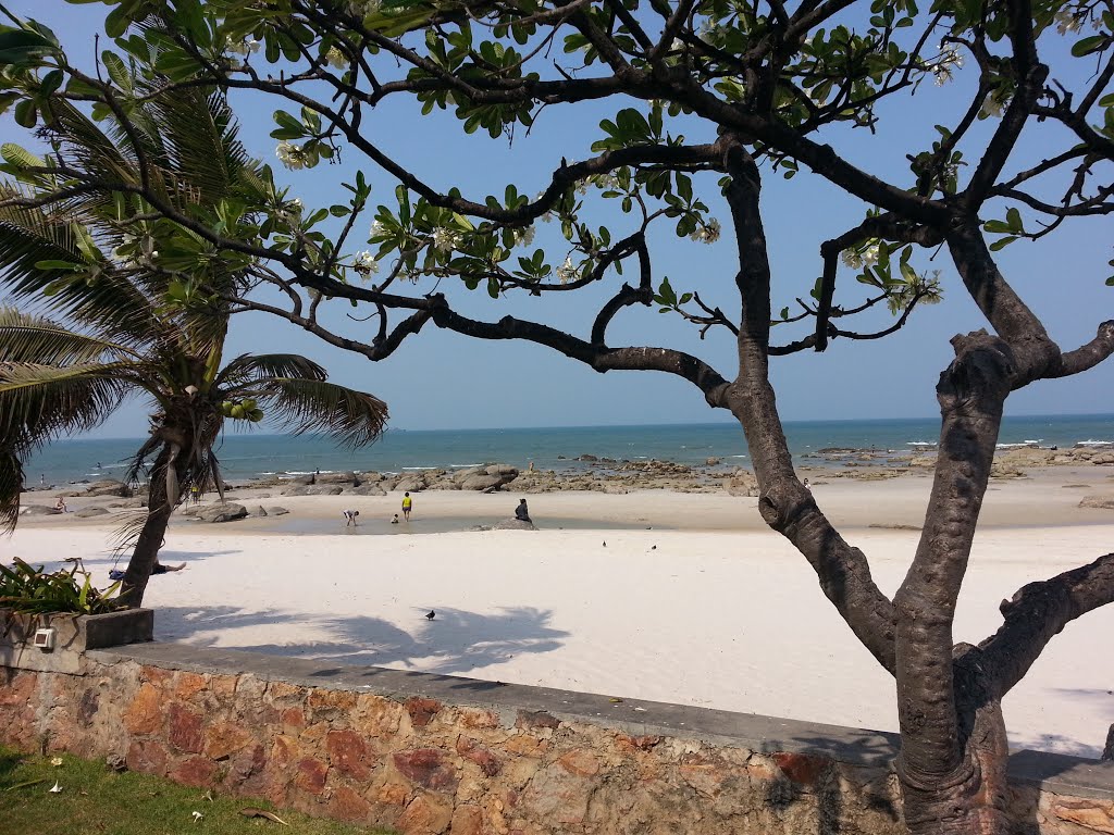 Hua Hin, Hua Hin District, Prachuap Khiri Khan 77110, Thailand by Phong  Phat G