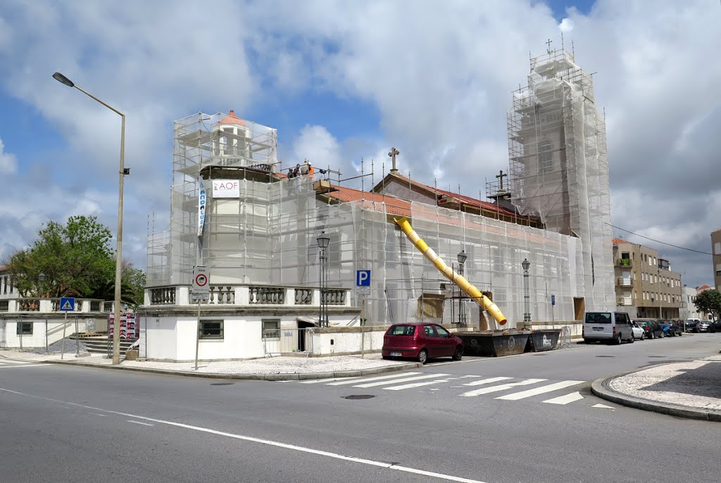 Póvoa de Varzim - Igreja da Lapa - Envoltura de Christo Vladimirov Javacheff?, dia errado para uma visita. by RF Rumbao