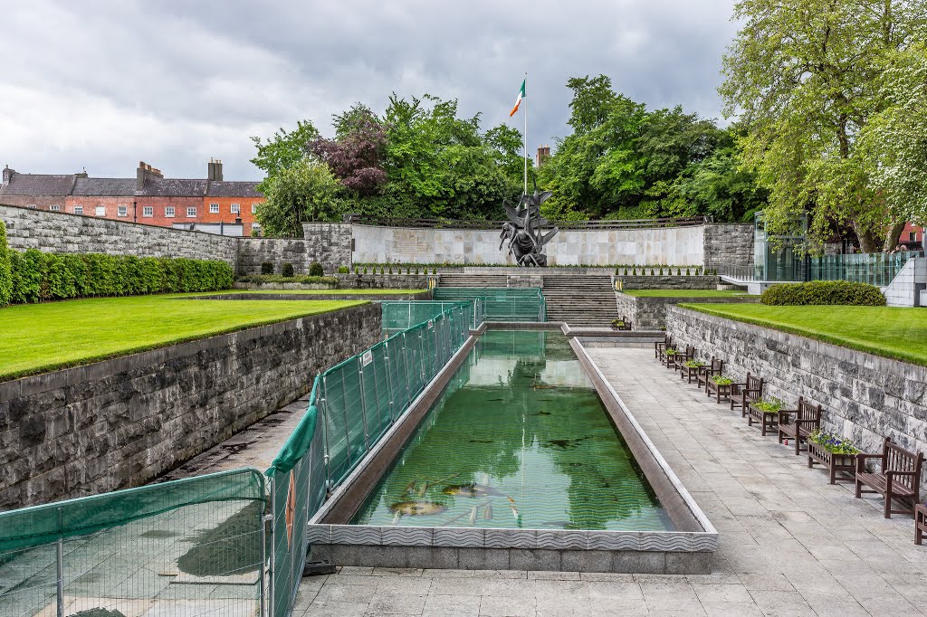 THE GARDEN OF REMEMBRANCE [PARNELL SQUARE DUBLIN] by William Murphy