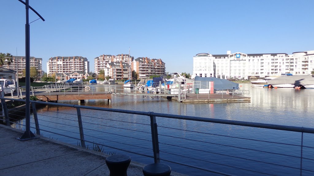 Bahia Grande, Nordelta, Tigre by La Cuca Suarez