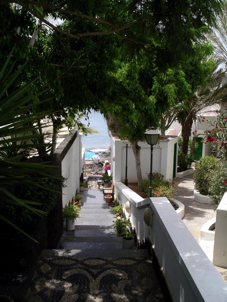 Lanzarote, Puerto del Carmen by Thomas Fehlmann