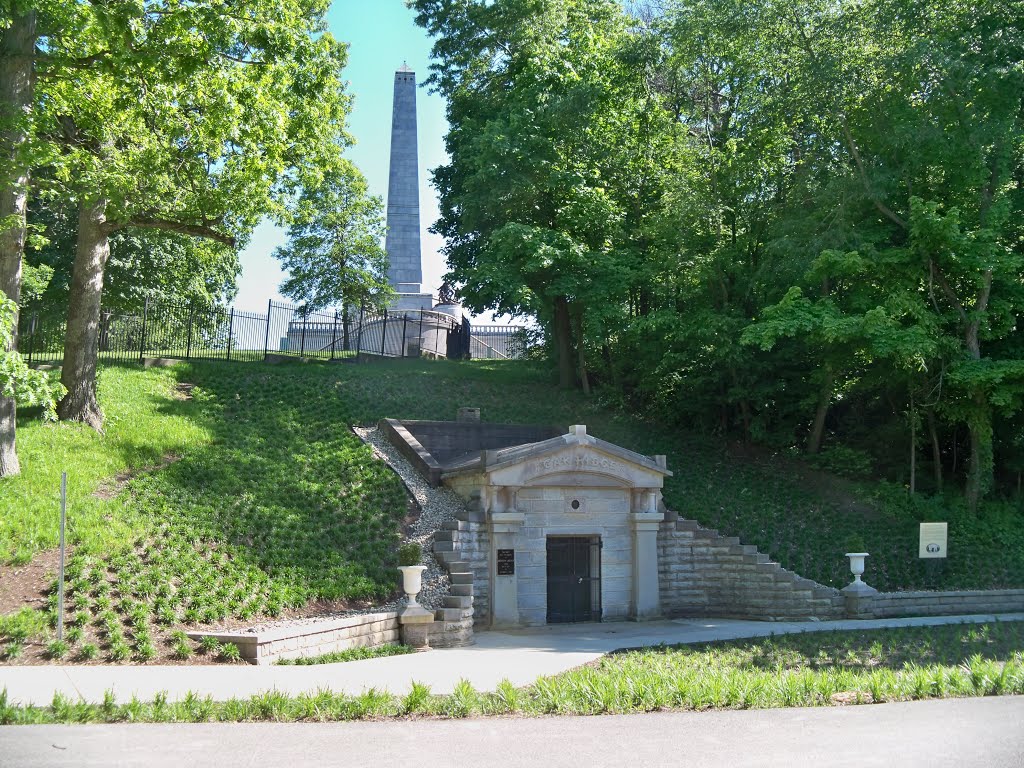 Abraham Lincoln's Temporary Tomb & Current Tomb by bermep