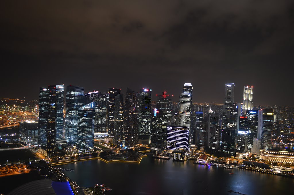 Singapore at night by rbxbr22